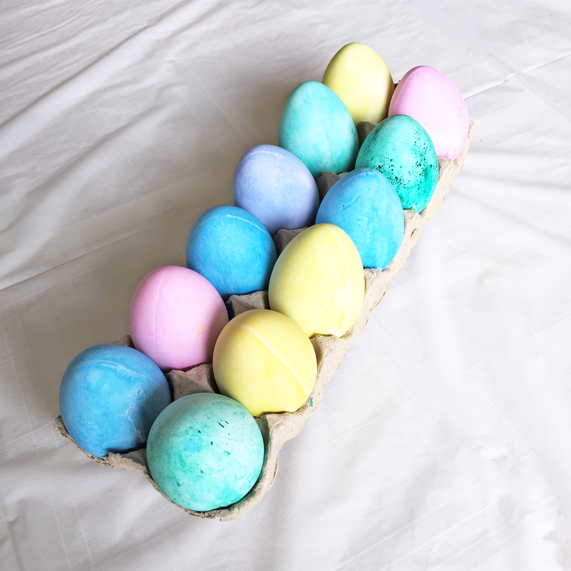 Vegan Easter Eggs Dyeing